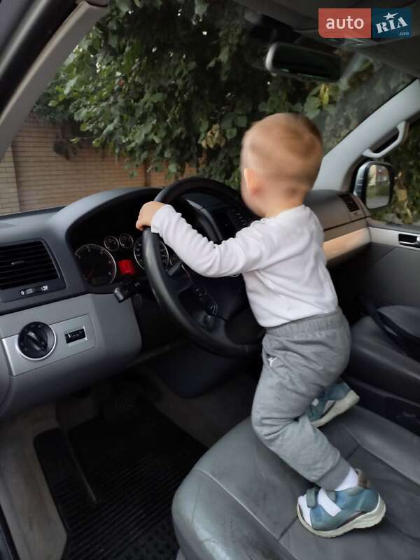 Минивэн Volkswagen Multivan 2007 в Киеве