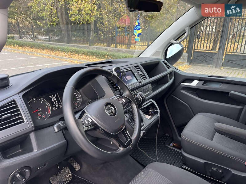 Минивэн Volkswagen Multivan 2017 в Миргороде