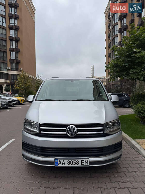 Минивэн Volkswagen Multivan 2016 в Киеве