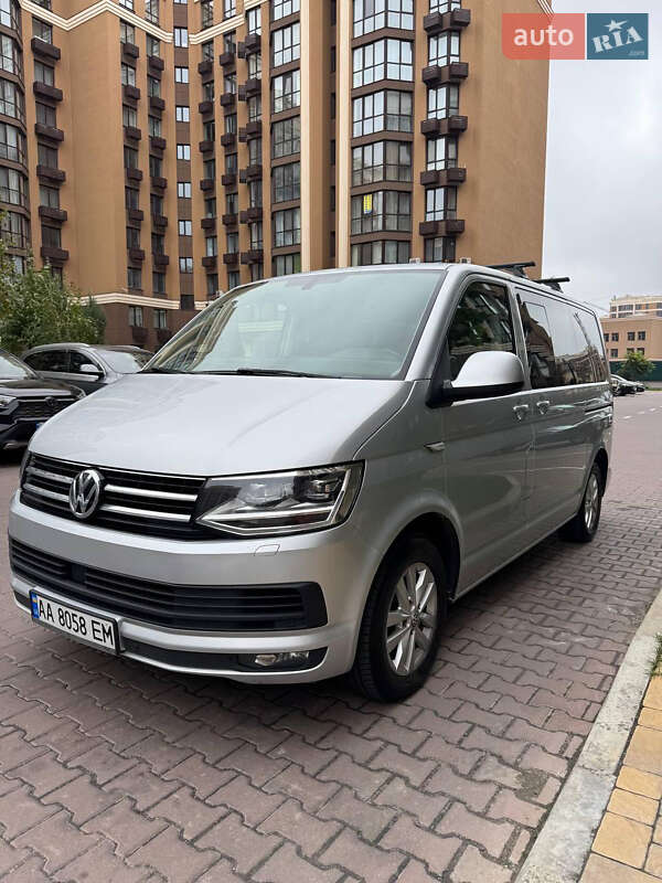 Минивэн Volkswagen Multivan 2016 в Киеве