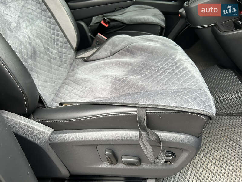 Минивэн Volkswagen Multivan 2020 в Киеве