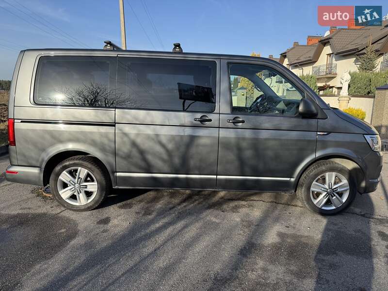 Минивэн Volkswagen Multivan 2016 в Львове