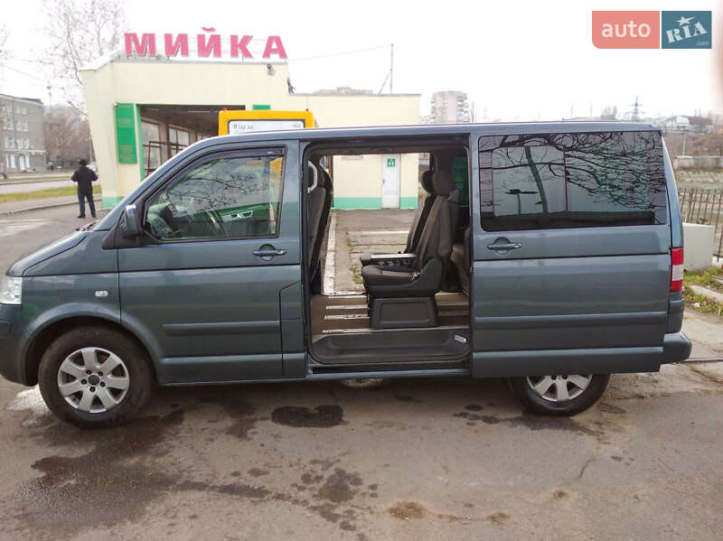 Минивэн Volkswagen Multivan 2005 в 