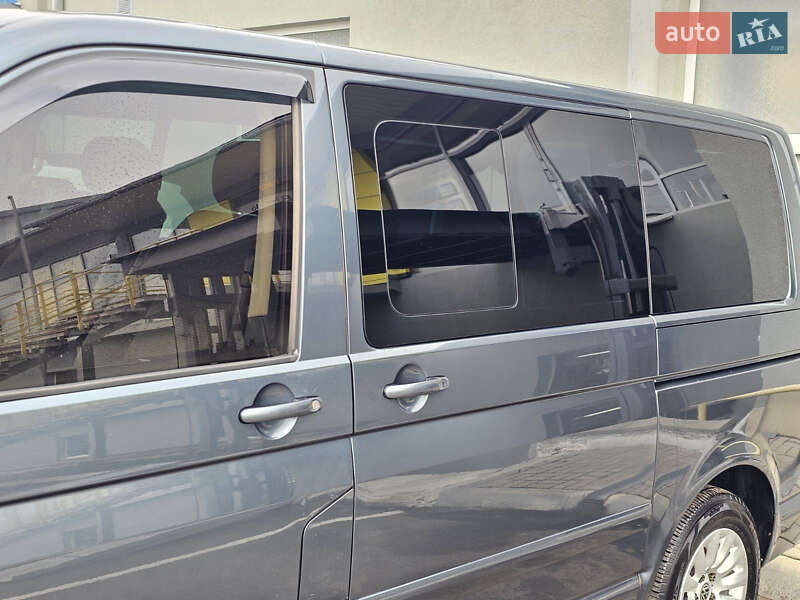 Минивэн Volkswagen Multivan 2004 в Ровно