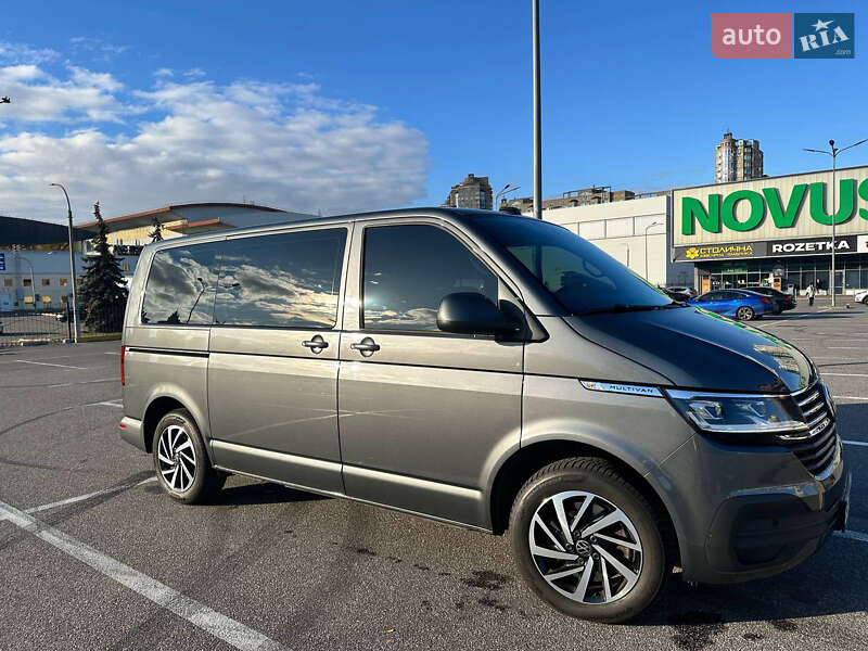 Минивэн Volkswagen Multivan 2020 в Киеве