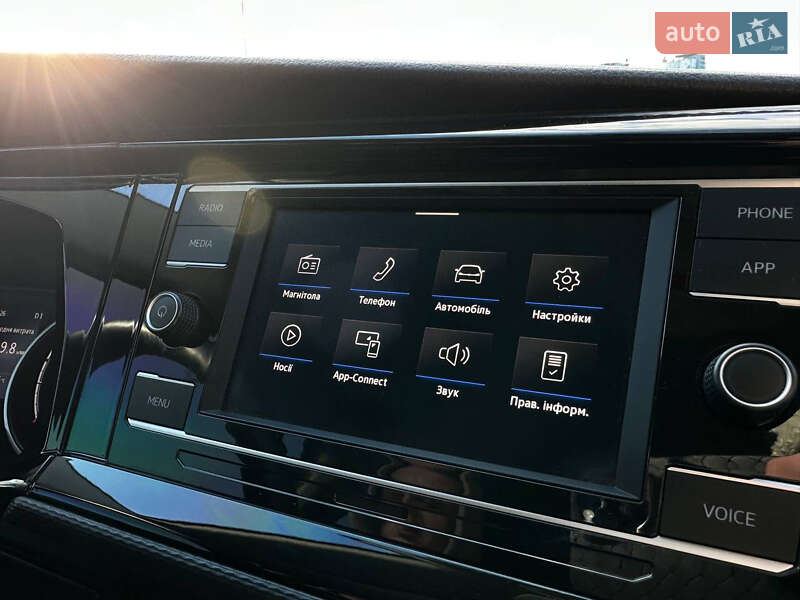 Минивэн Volkswagen Multivan 2020 в Киеве