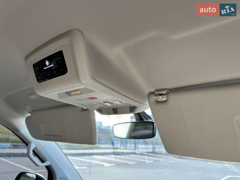 Минивэн Volkswagen Multivan 2020 в Киеве