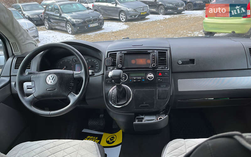 Минивэн Volkswagen Multivan 2006 в Стрые
