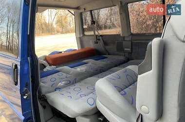 Минивэн Volkswagen Multivan 2003 в 