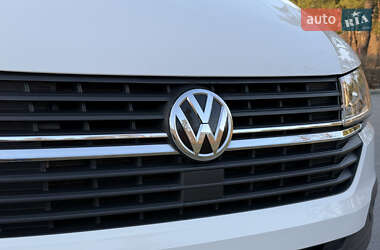 Мінівен Volkswagen Multivan 2020 в 