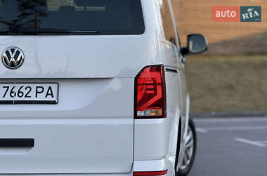 Мінівен Volkswagen Multivan 2020 в 