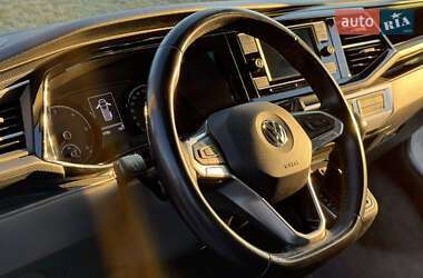 Мінівен Volkswagen Multivan 2020 в 