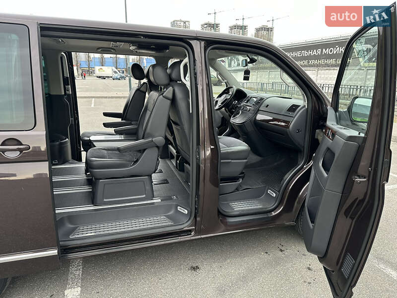 Минивэн Volkswagen Multivan 2012 в Киеве
