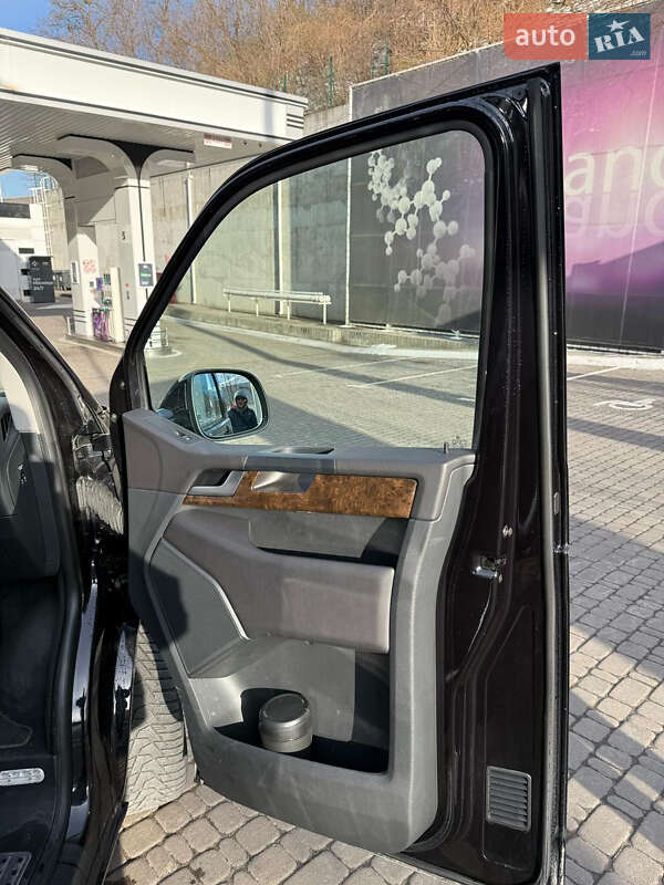 Минивэн Volkswagen Multivan 2019 в Киеве