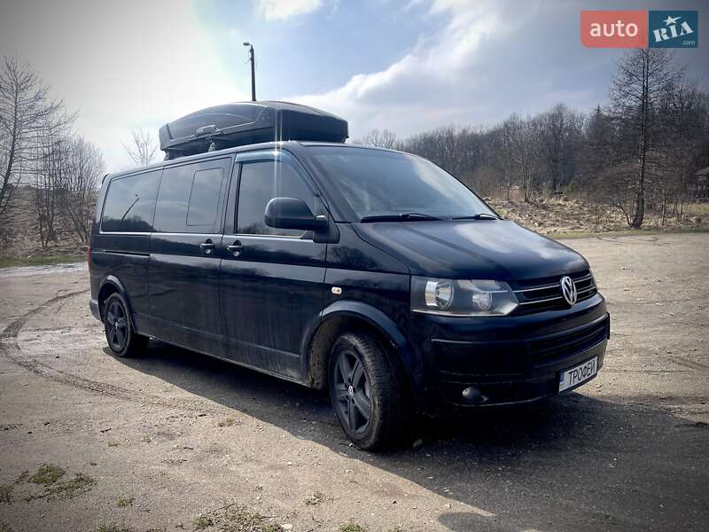 Минивэн Volkswagen Multivan 2010 в Киеве