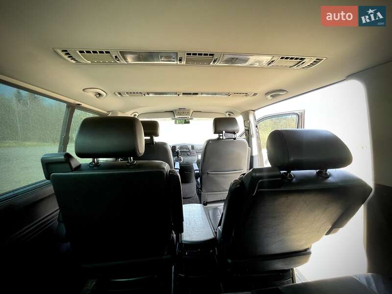 Минивэн Volkswagen Multivan 2010 в Киеве