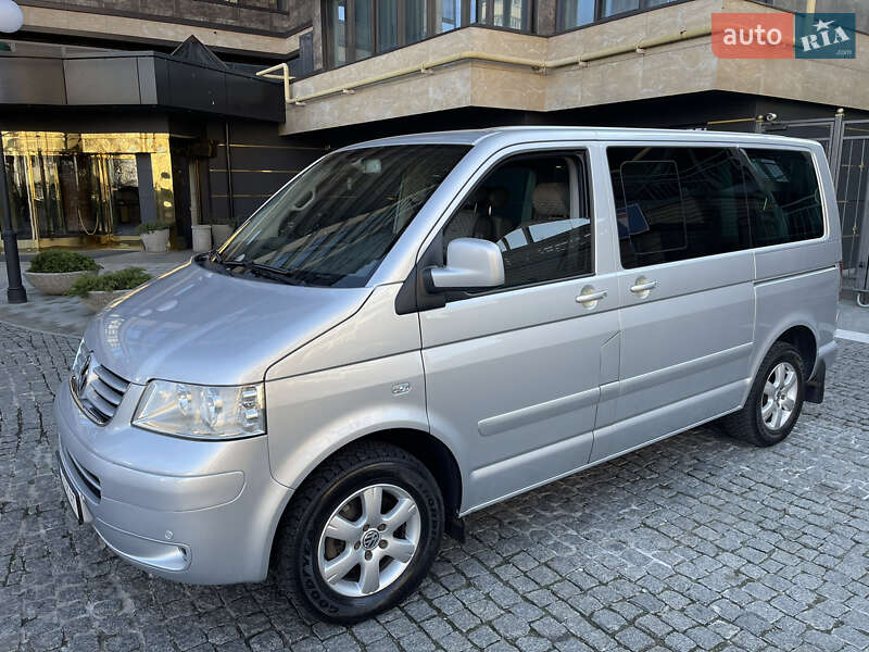 Минивэн Volkswagen Multivan 2006 в Киеве
