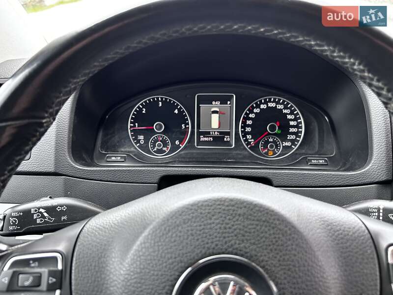Минивэн Volkswagen Multivan 2014 в Киеве