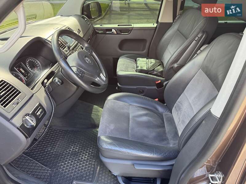 Мінівен Volkswagen Multivan 2014 в Києві