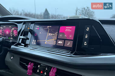 Минивэн Volkswagen Multivan 2021 в 