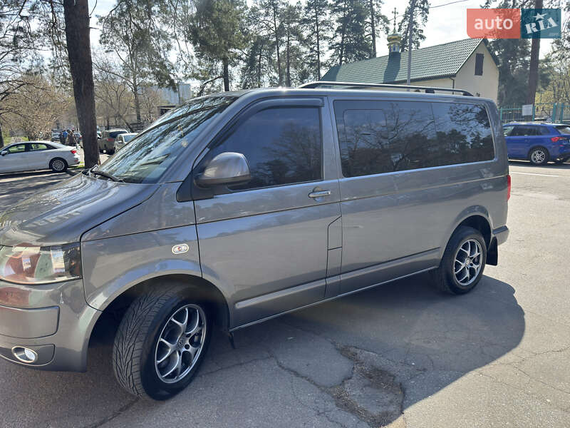 Мінівен Volkswagen Multivan 2013 в Києві