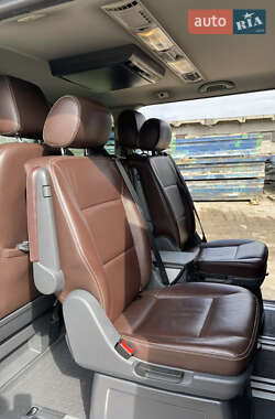 Мінівен Volkswagen Multivan 2013 в 