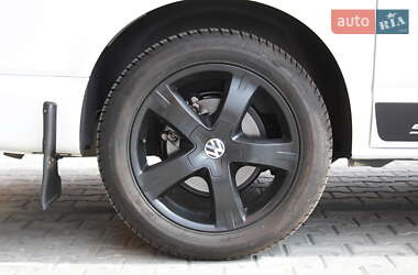 Мінівен Volkswagen Multivan 2014 в 
