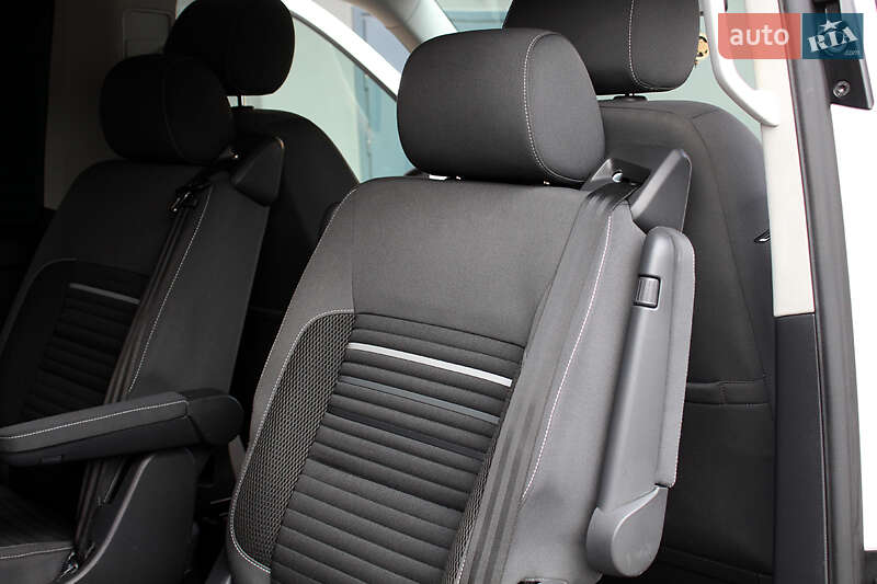 Мінівен Volkswagen Multivan 2014 в Вінниці