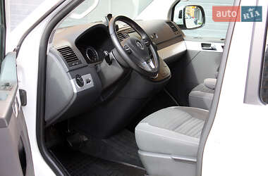 Мінівен Volkswagen Multivan 2014 в 