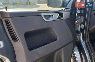 Минивэн Volkswagen Multivan 2003 в 
