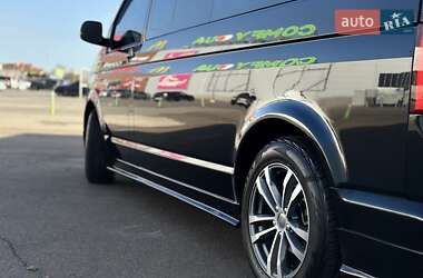 Минивэн Volkswagen Multivan 2010 в 