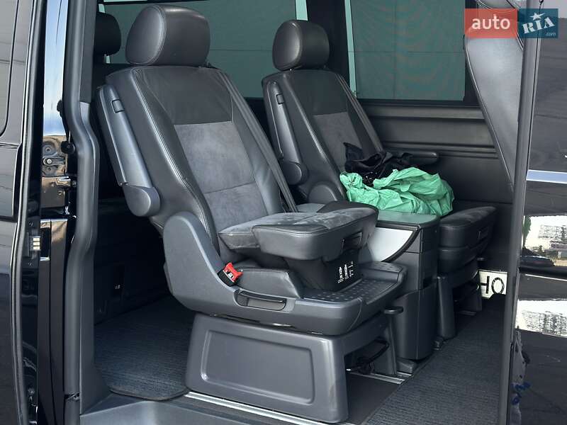 Минивэн Volkswagen Multivan 2010 в Одессе