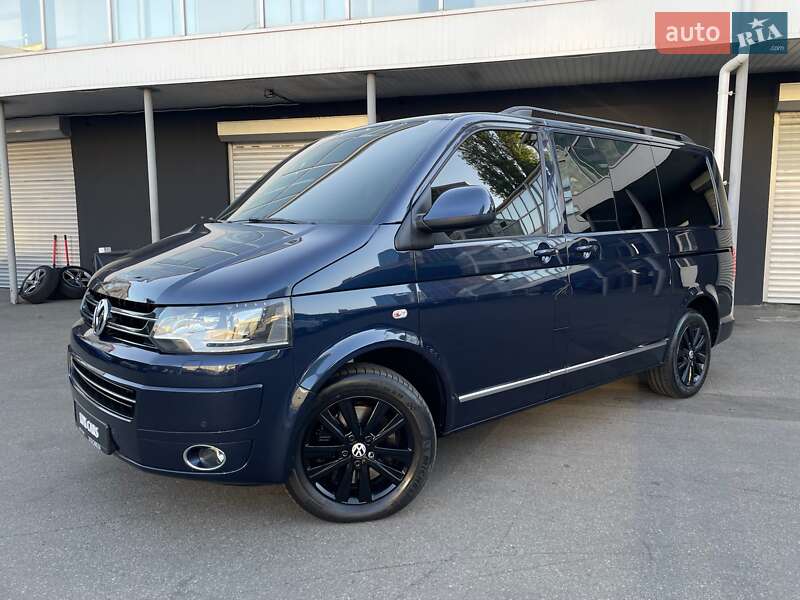 Минивэн Volkswagen Multivan 2015 в Киеве