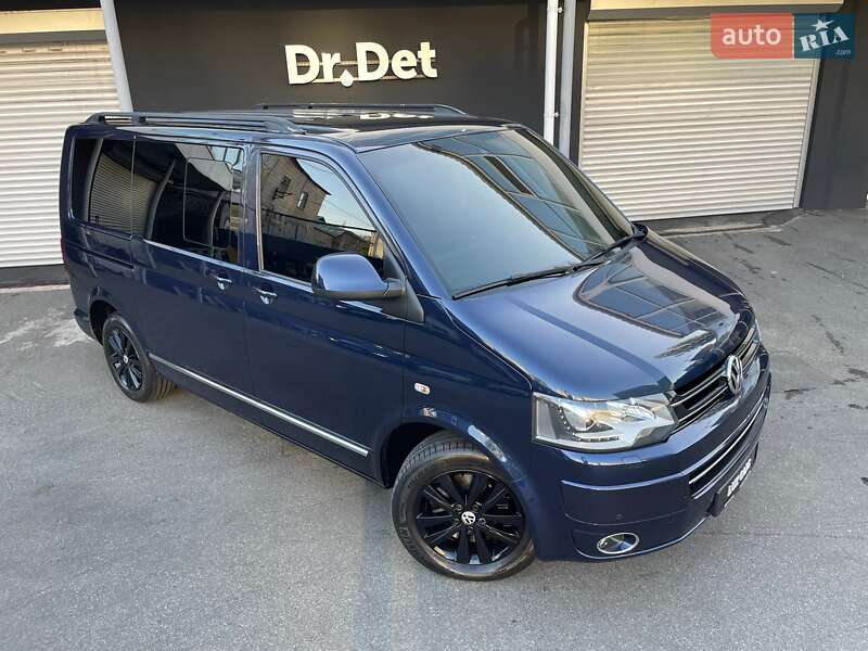Минивэн Volkswagen Multivan 2015 в Киеве