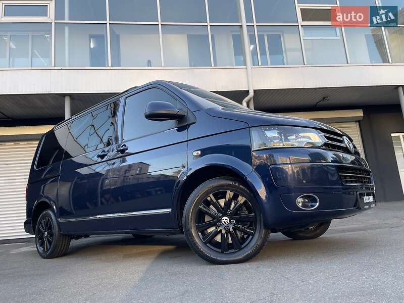 Минивэн Volkswagen Multivan 2015 в Киеве