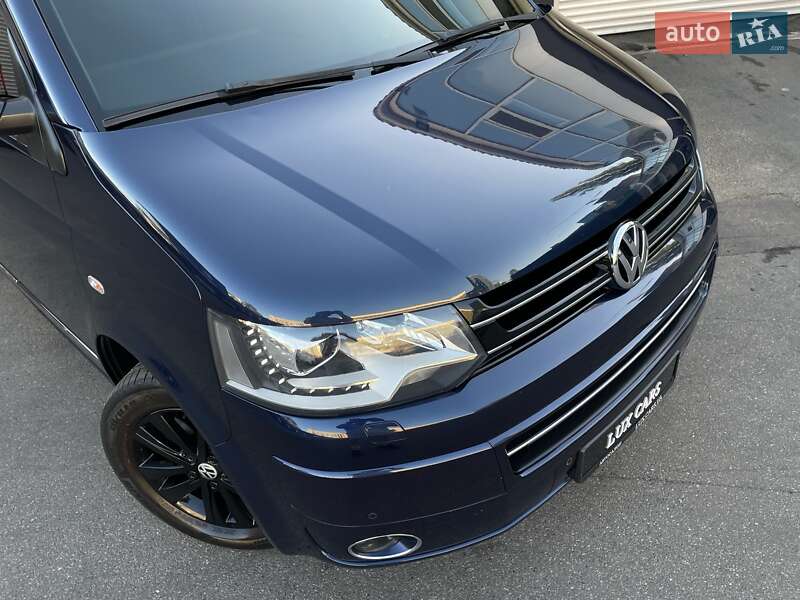 Минивэн Volkswagen Multivan 2015 в Киеве