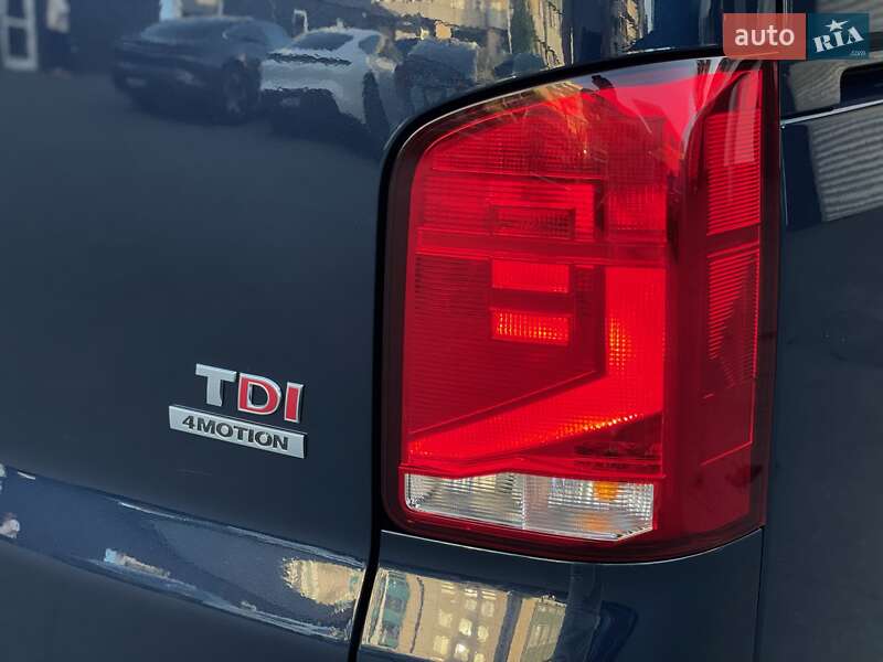 Минивэн Volkswagen Multivan 2015 в Киеве