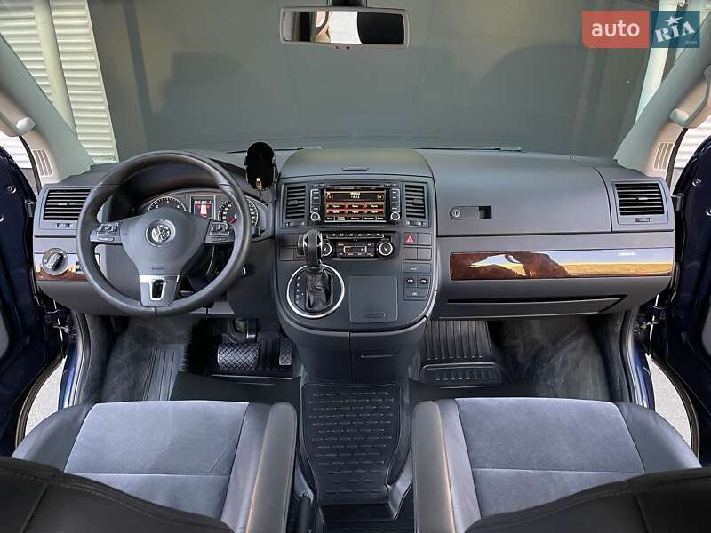 Минивэн Volkswagen Multivan 2015 в Киеве