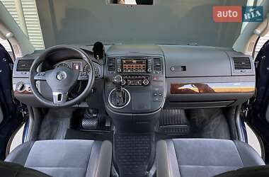 Минивэн Volkswagen Multivan 2015 в 
