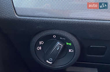 Минивэн Volkswagen Multivan 2020 в 