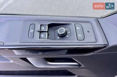 Минивэн Volkswagen Multivan 2020 в 