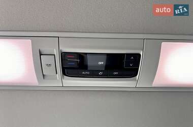 Минивэн Volkswagen Multivan 2020 в 