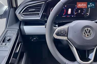 Минивэн Volkswagen Multivan 2020 в 