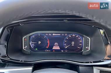 Минивэн Volkswagen Multivan 2020 в 