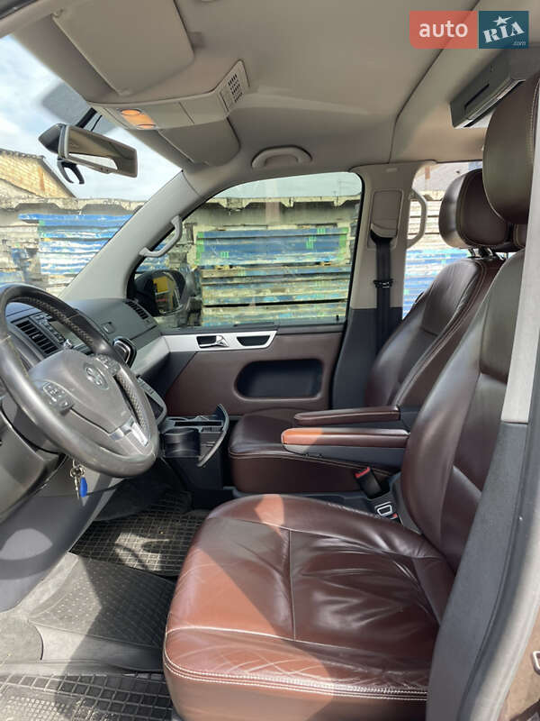 Мінівен Volkswagen Multivan 2013 в Києві