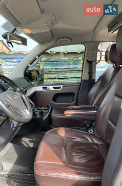 Мінівен Volkswagen Multivan 2013 в 