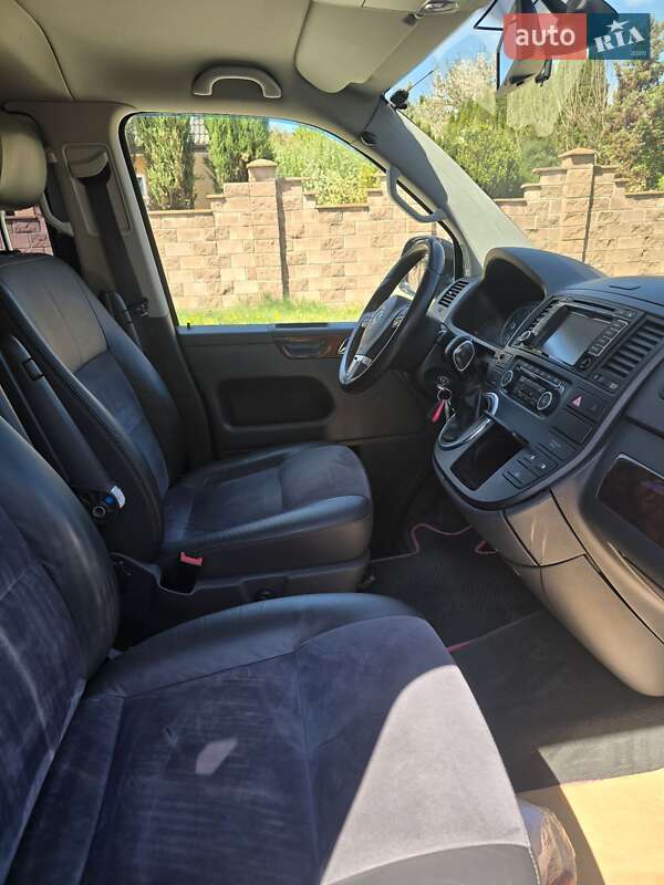 Минивэн Volkswagen Multivan 2012 в Луцке