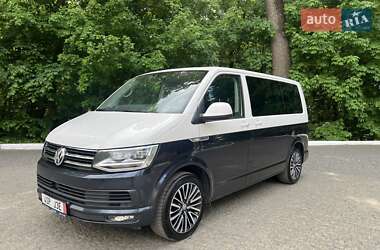 Мінівен Volkswagen Multivan 2017 в 