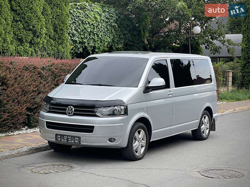 Мінівен Volkswagen Multivan 2011 в Дніпрі