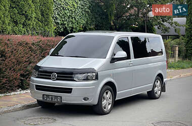 Минивэн Volkswagen Multivan 2011 в 